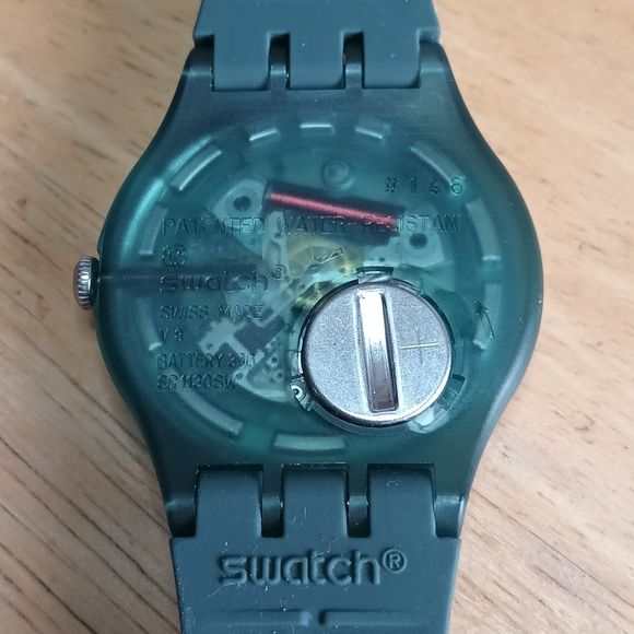 X Swatch Petrol 41mm case. Swiss, 3 hand movement, day and date. Original band - Picture 9 of 11